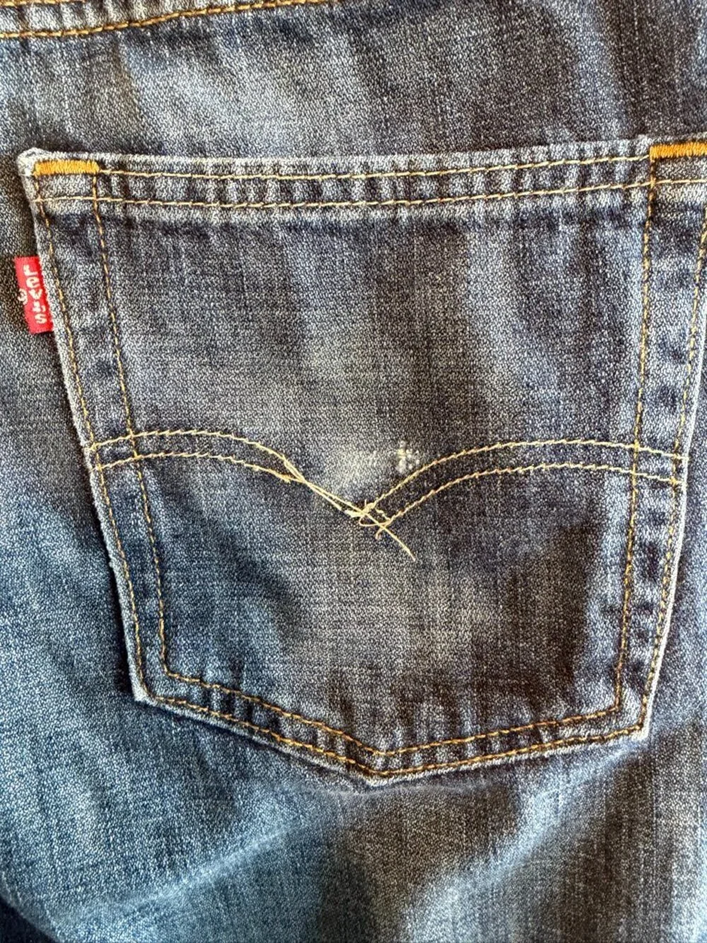 Levis 514 Straight Leg Distressed Denim Blue Jeans 30 32